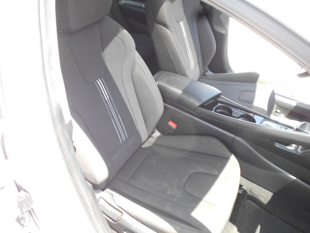 2025 Hyundai Elantra Image 25