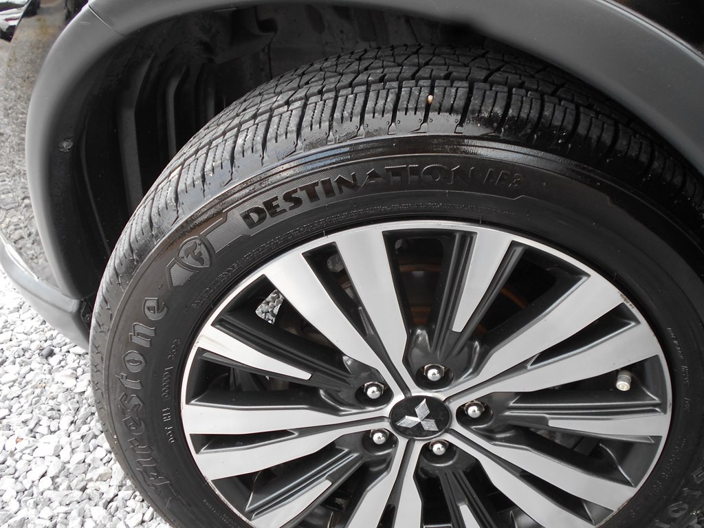 2019 Mitsubishi Outlander Image 9