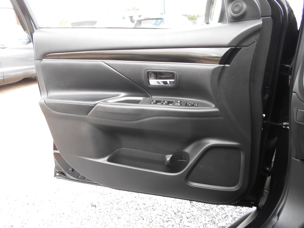 2019 Mitsubishi Outlander Image 15