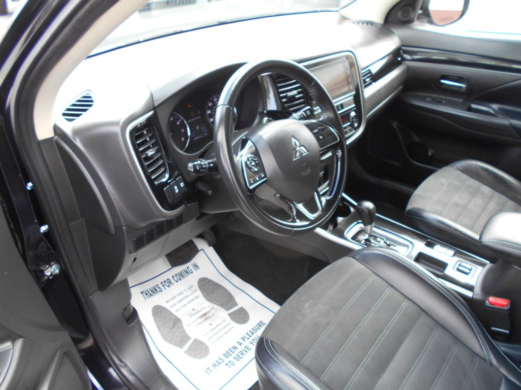 2019 Mitsubishi Outlander Image 16