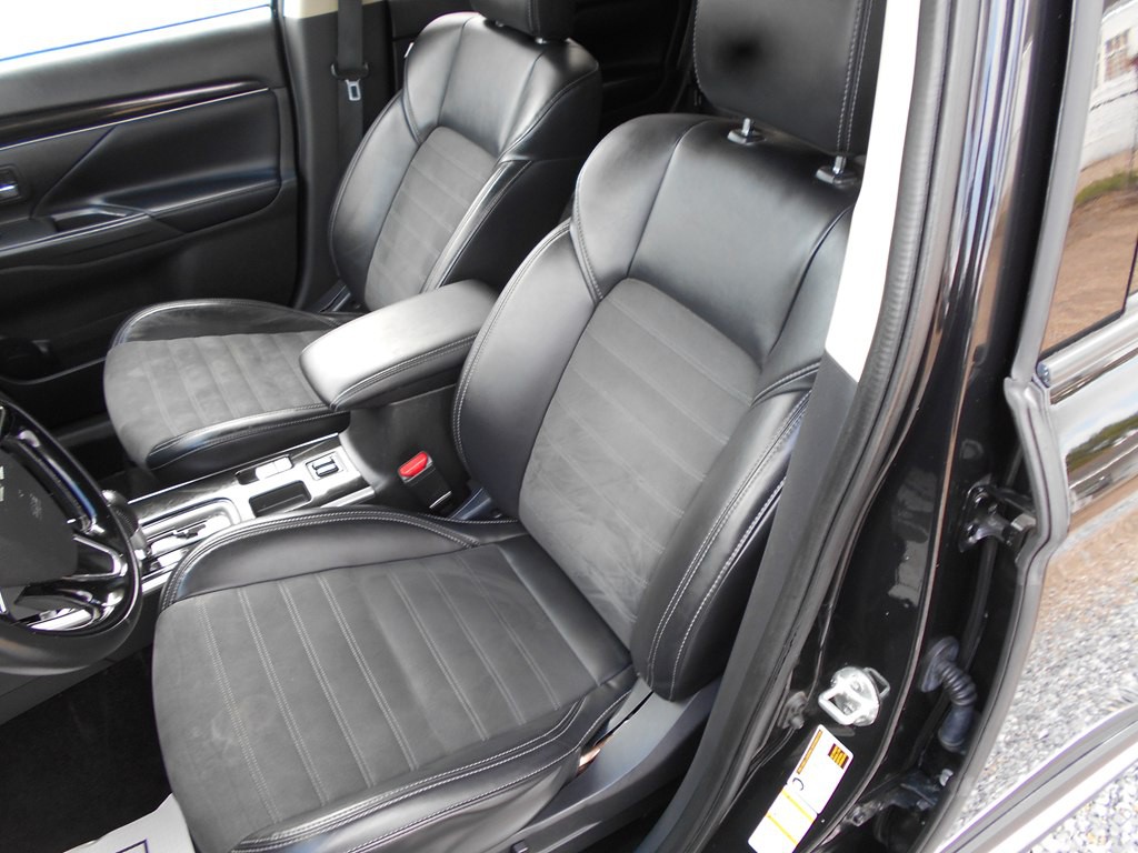 2019 Mitsubishi Outlander Image 17