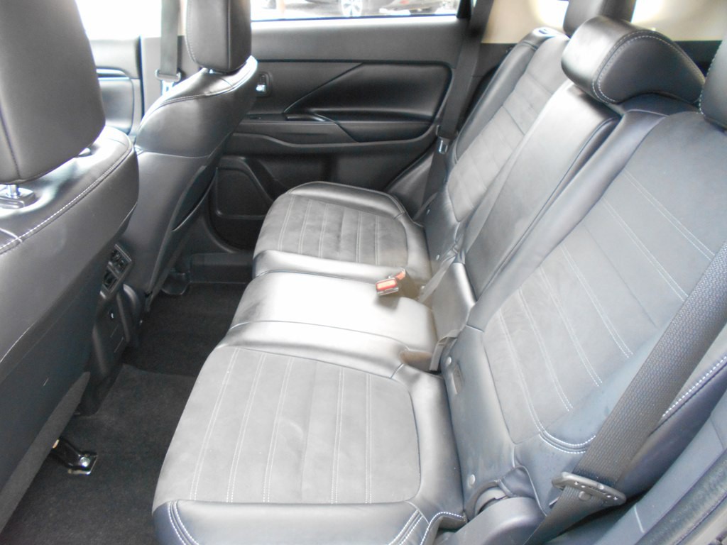 2019 Mitsubishi Outlander Image 19