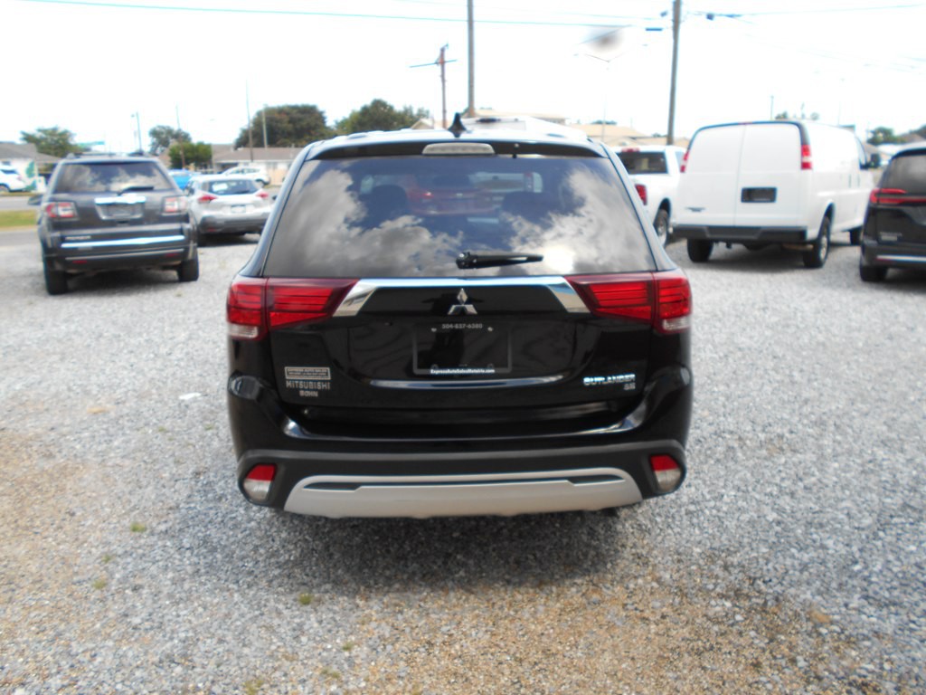 2019 Mitsubishi Outlander Image 4