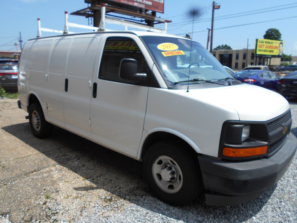 2017 Chevrolet Express Image 6