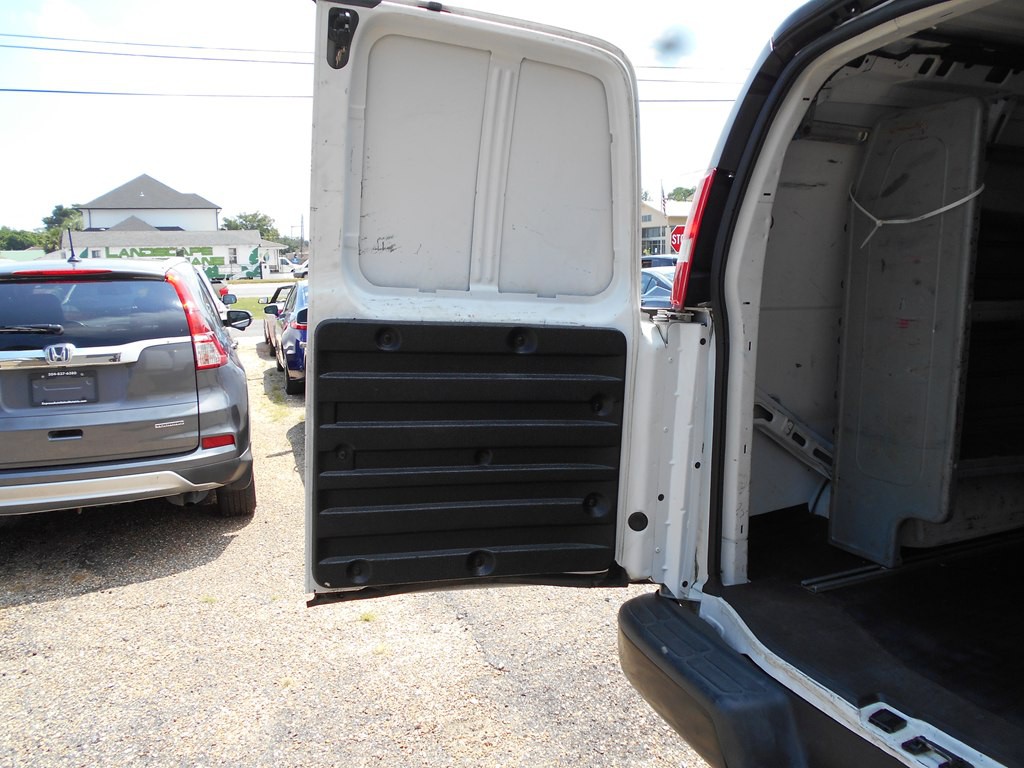 2017 Chevrolet Express Image 15