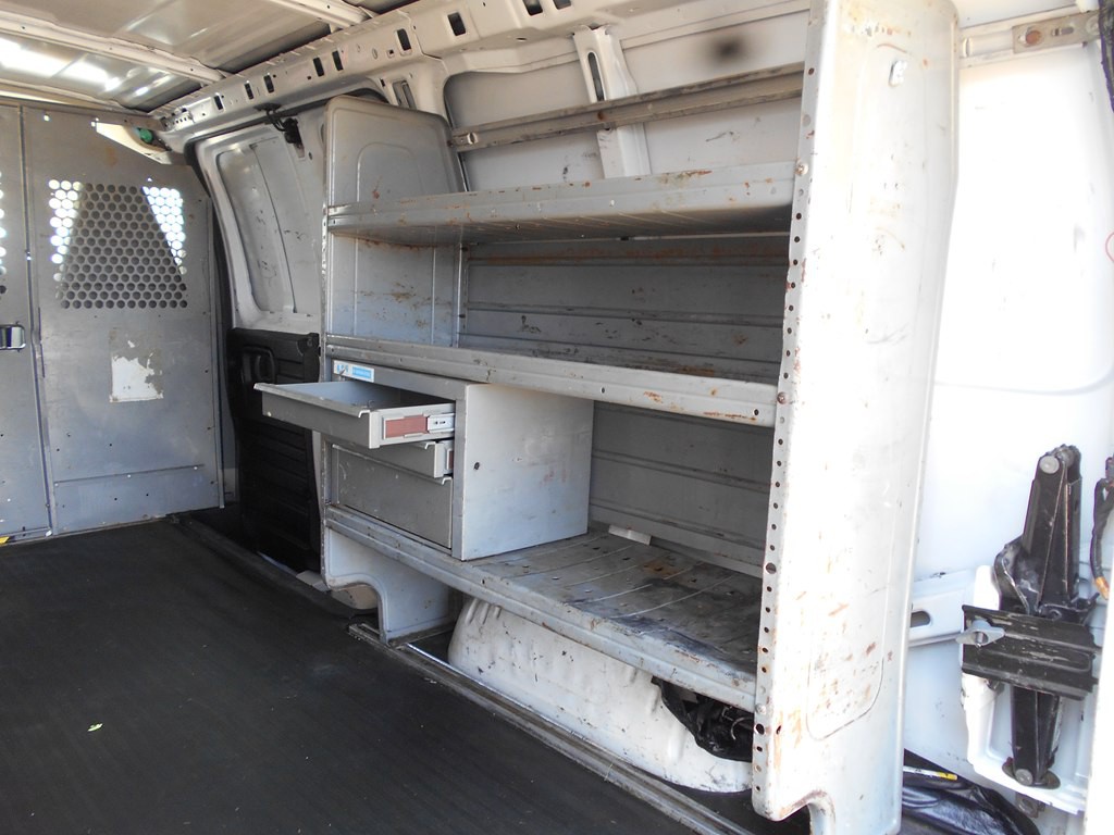 2017 Chevrolet Express Image 17
