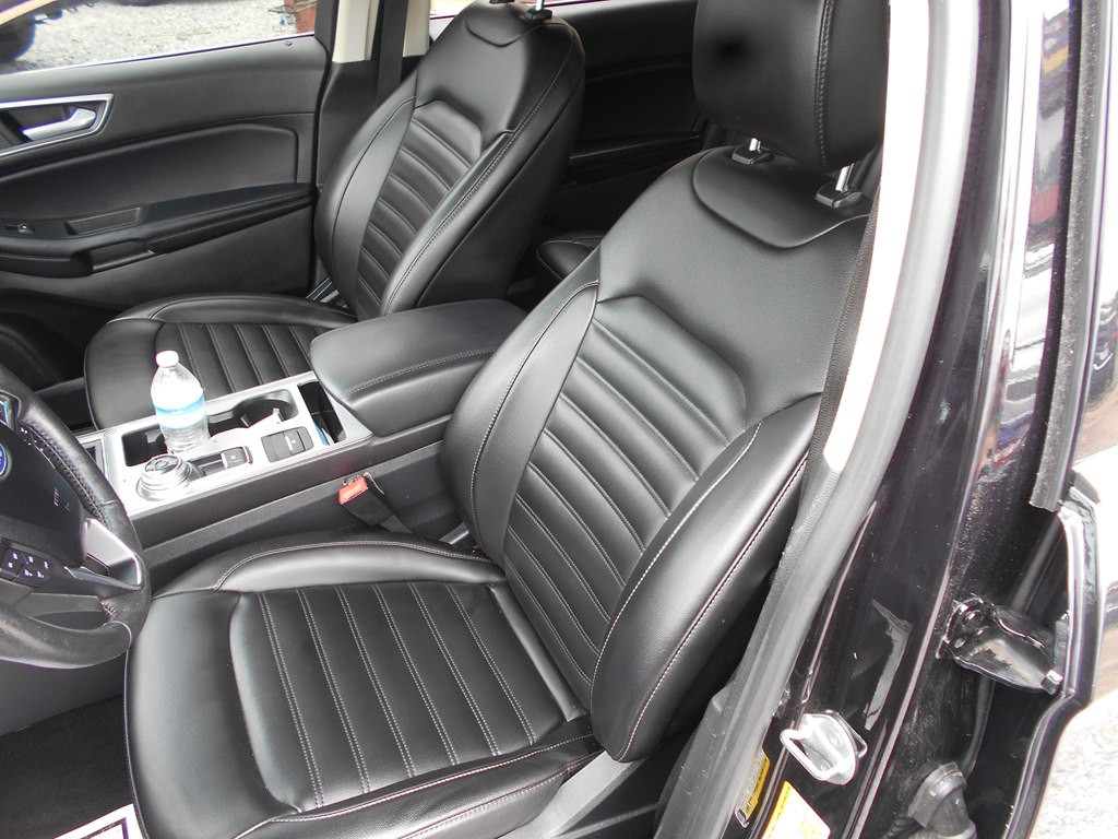 2022 Ford Edge Image 16