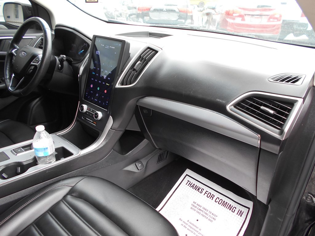 2022 Ford Edge Image 25