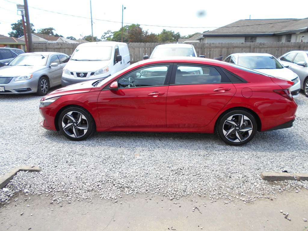 2023 Hyundai Elantra Image 2