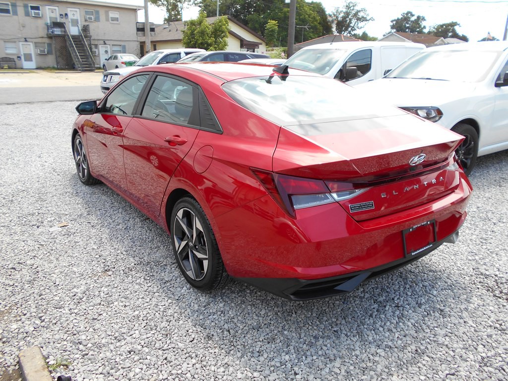 2023 Hyundai Elantra Image 3