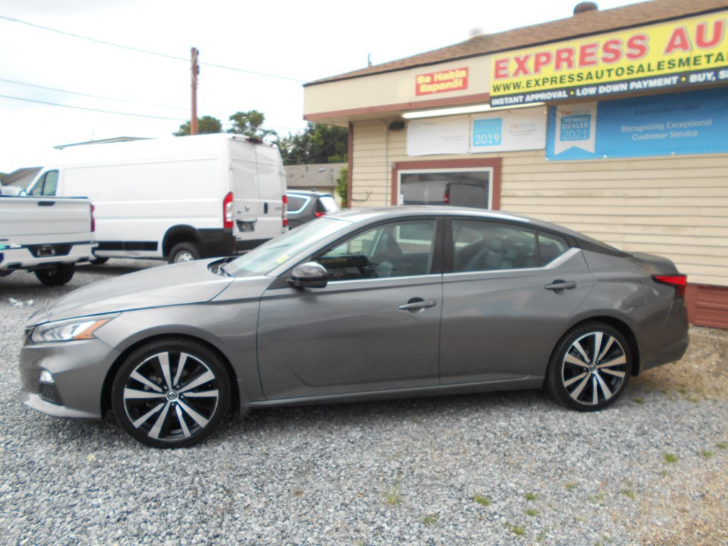 2021 Nissan Altima Image 2