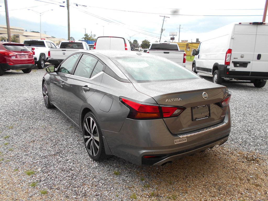 2021 Nissan Altima Image 3