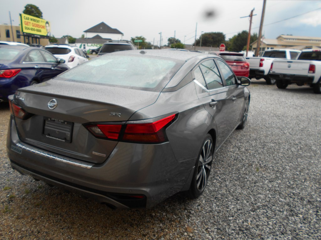 2021 Nissan Altima Image 5