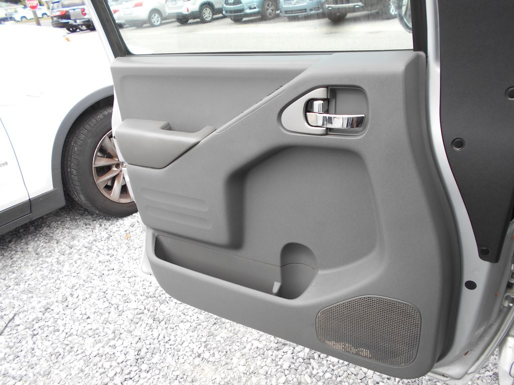 2019 Nissan Frontier Image 12