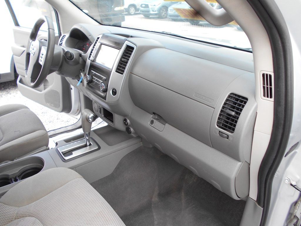 2019 Nissan Frontier Image 24