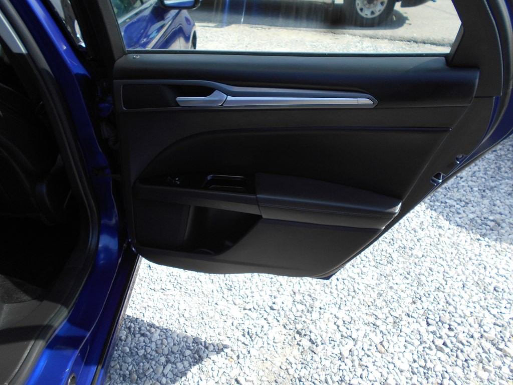 2016 Ford Fusion Image 24