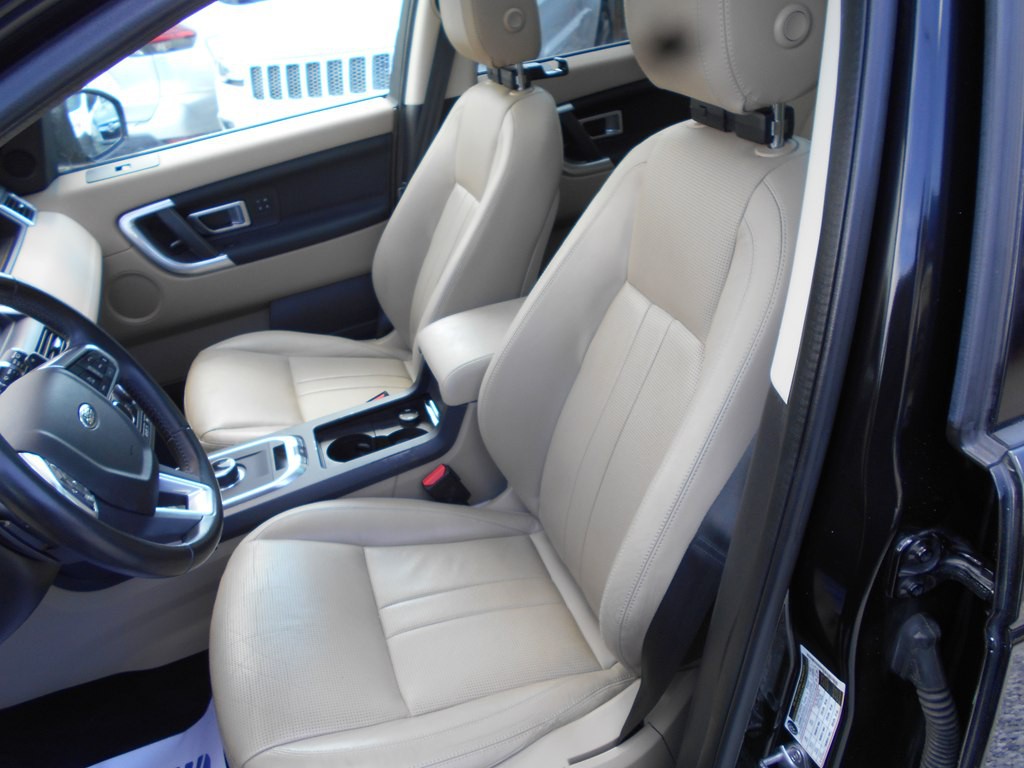 2019 Land Rover Discovery Sport Image 17