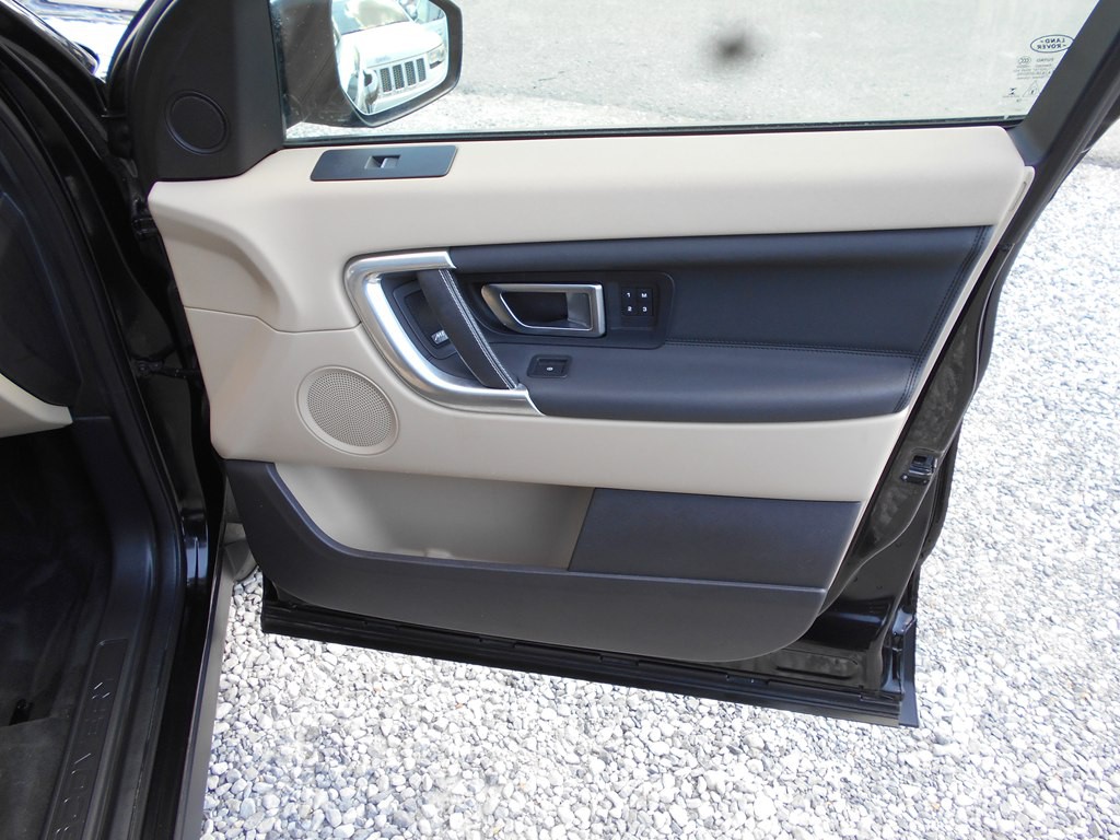 2019 Land Rover Discovery Sport Image 23