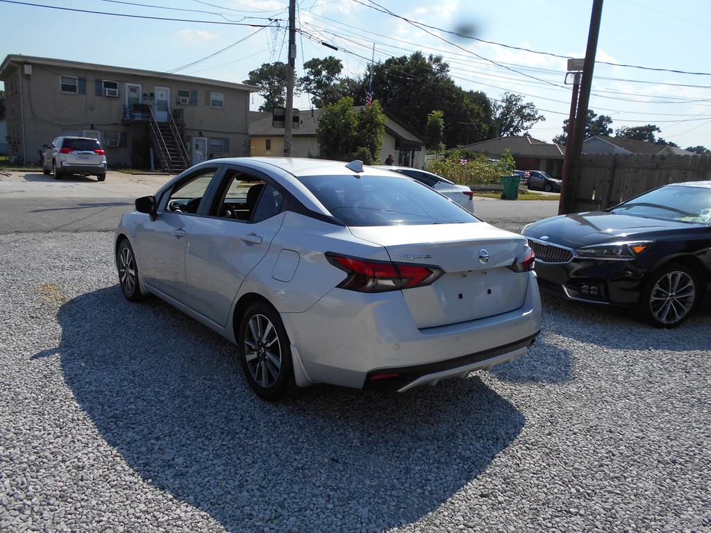 2020 Nissan Versa Image 4