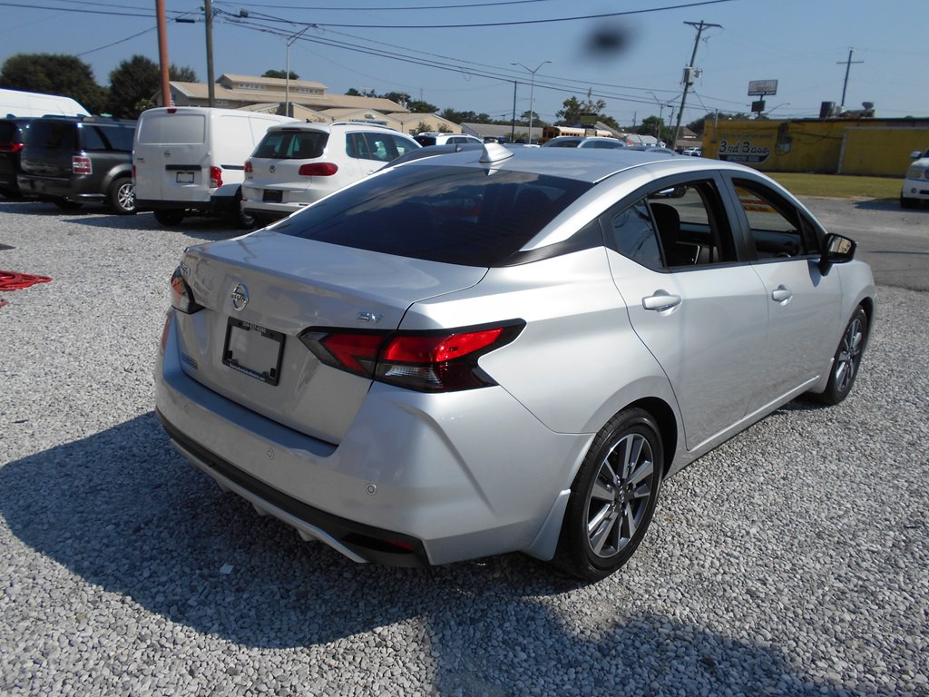 2020 Nissan Versa Image 6