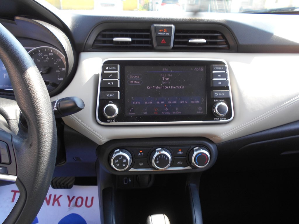 2020 Nissan Versa Image 13