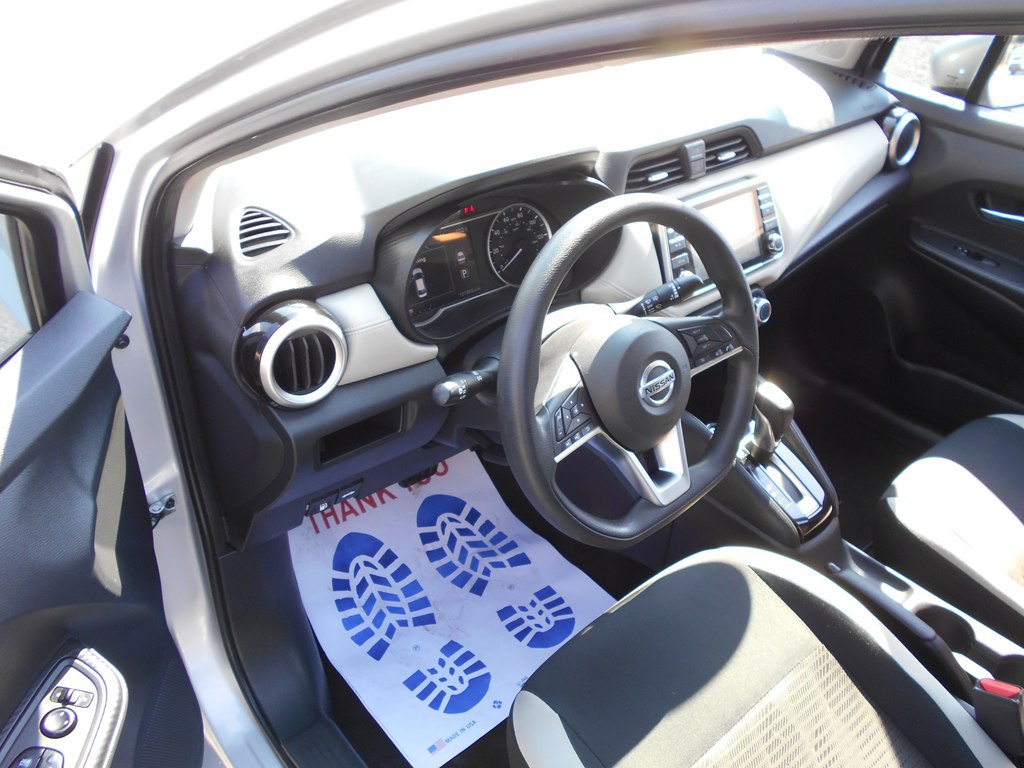 2020 Nissan Versa Image 16