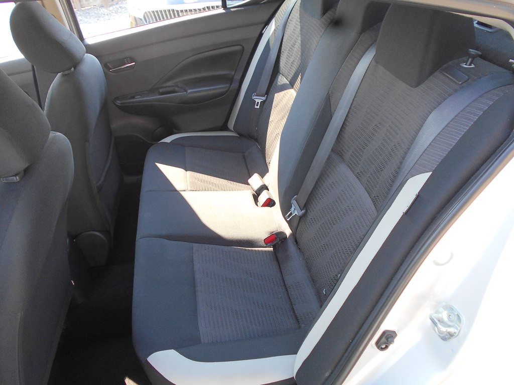 2020 Nissan Versa Image 20