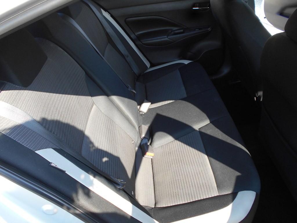 2020 Nissan Versa Image 24