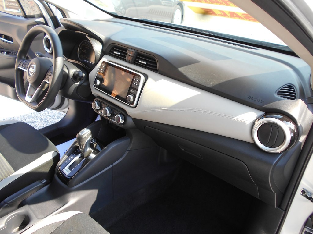 2020 Nissan Versa Image 26