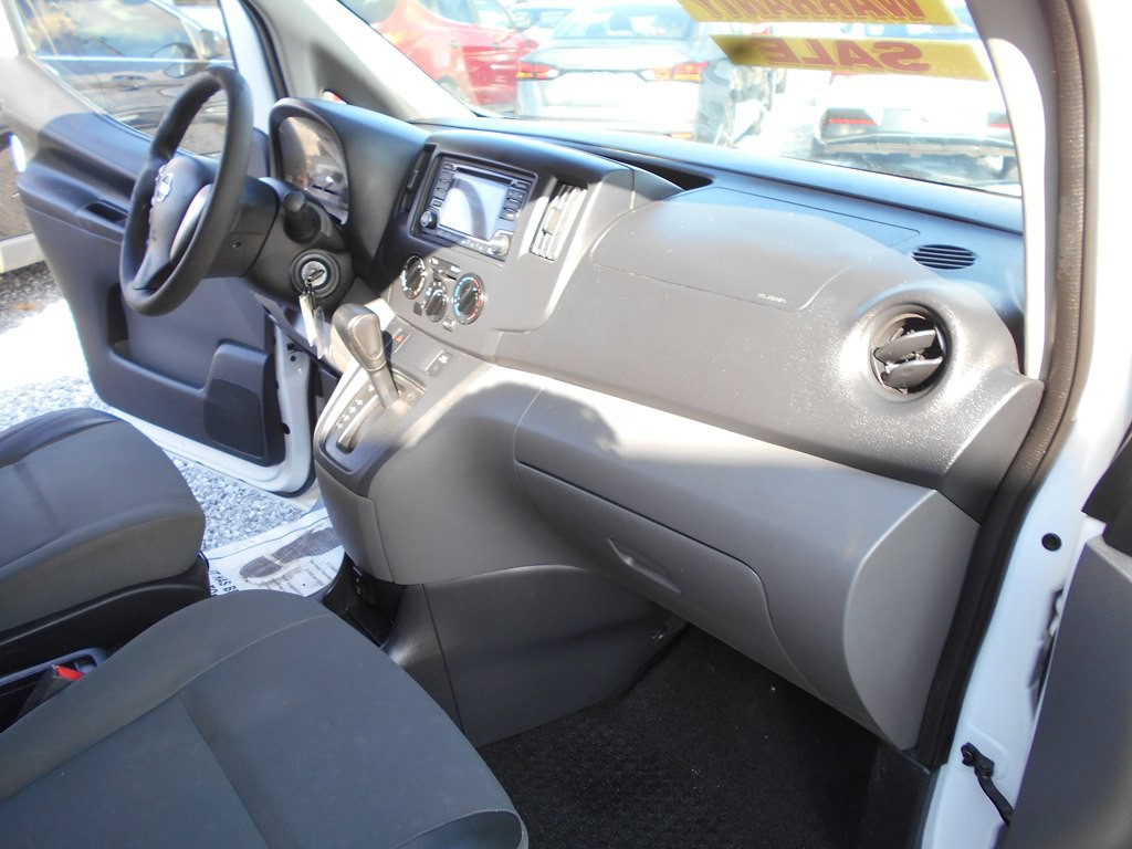 2018 Nissan NV200 Image 25