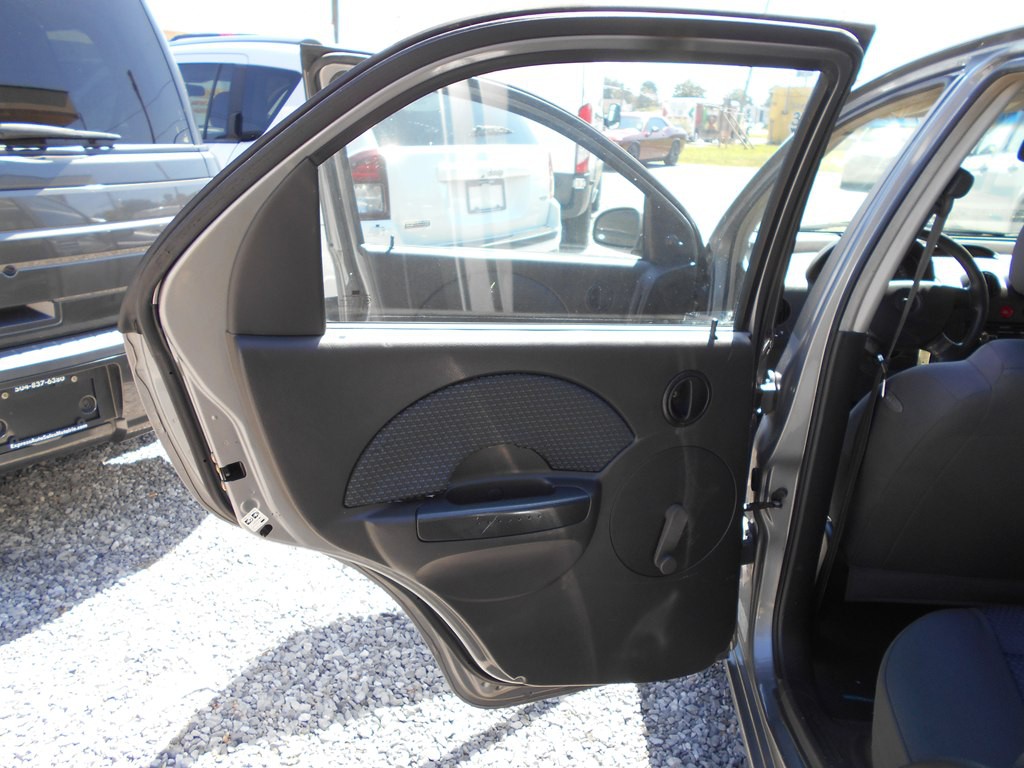 2006 Chevrolet Aveo Image 12