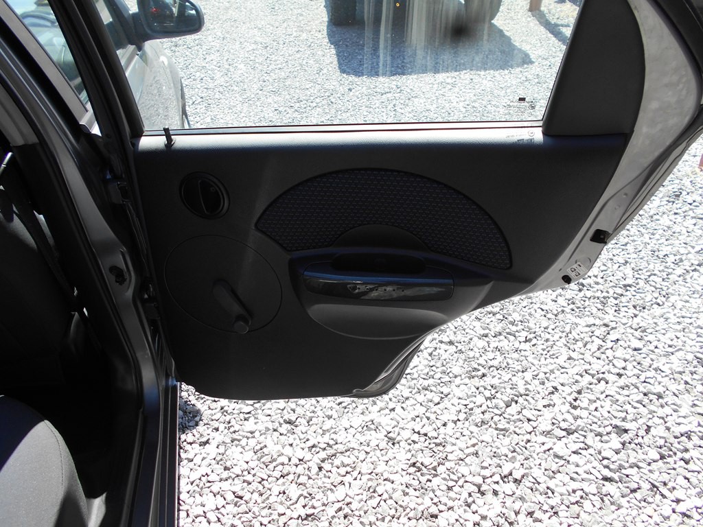 2006 Chevrolet Aveo Image 15