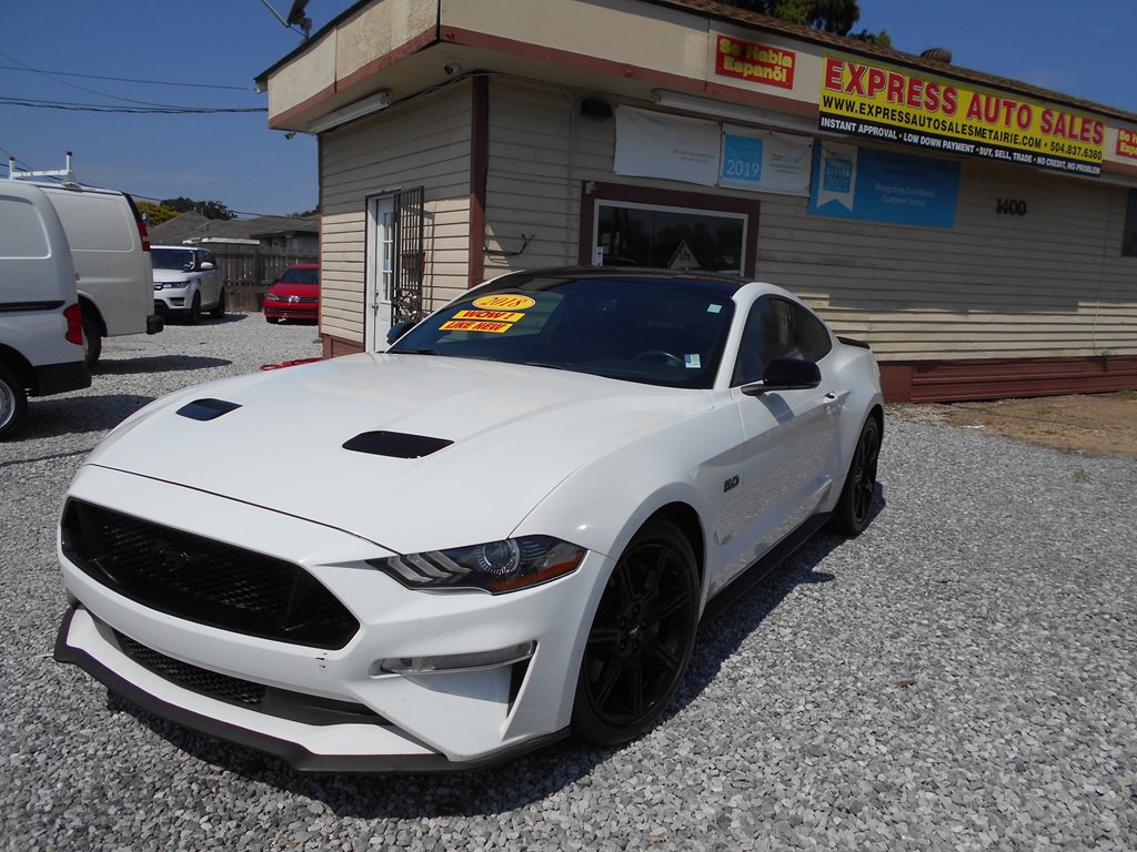2018 Ford Mustang Image 1