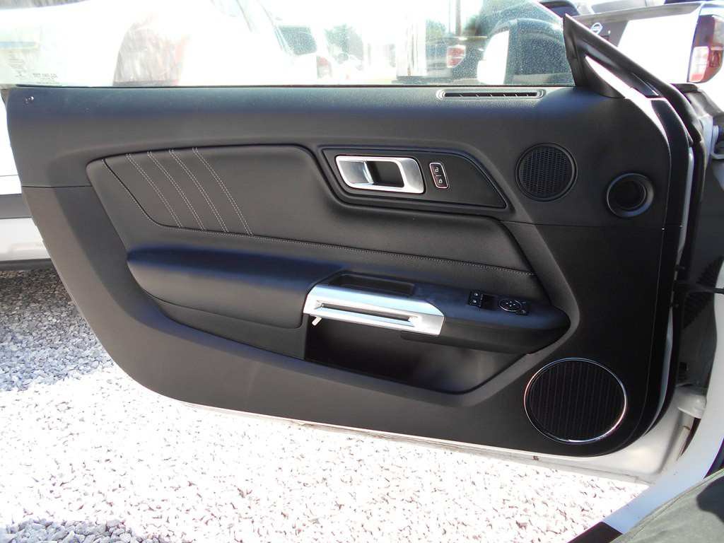 2018 Ford Mustang Image 16