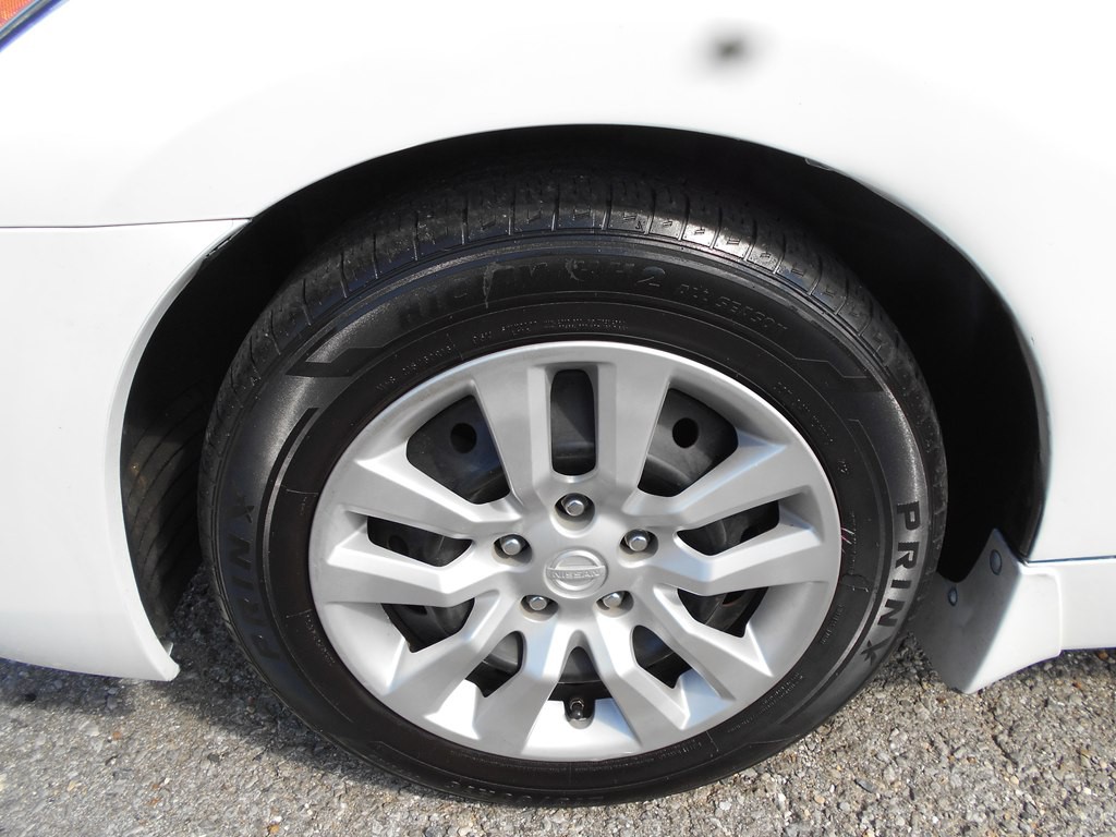 2018 Nissan Altima Image 9