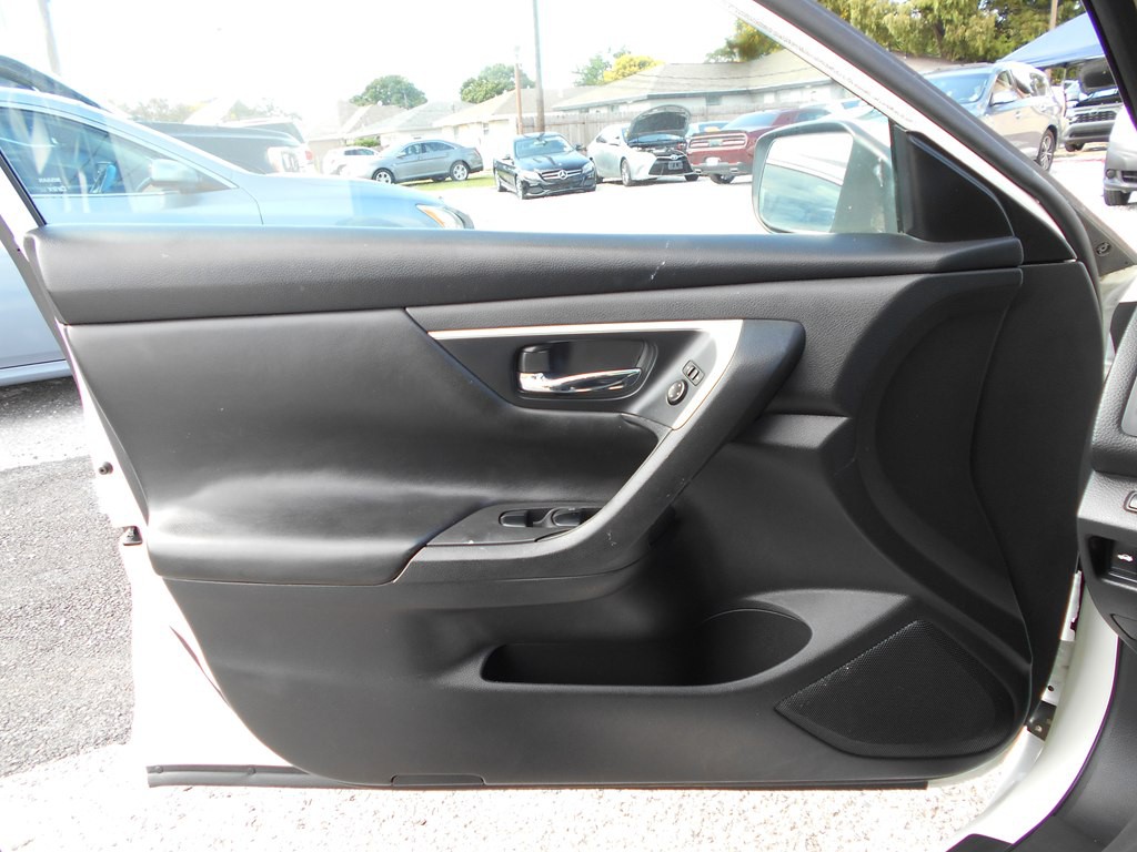 2018 Nissan Altima Image 12