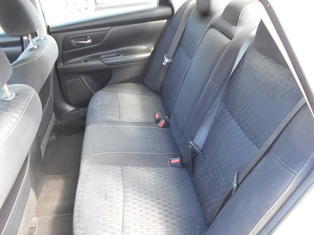 2018 Nissan Altima Image 16