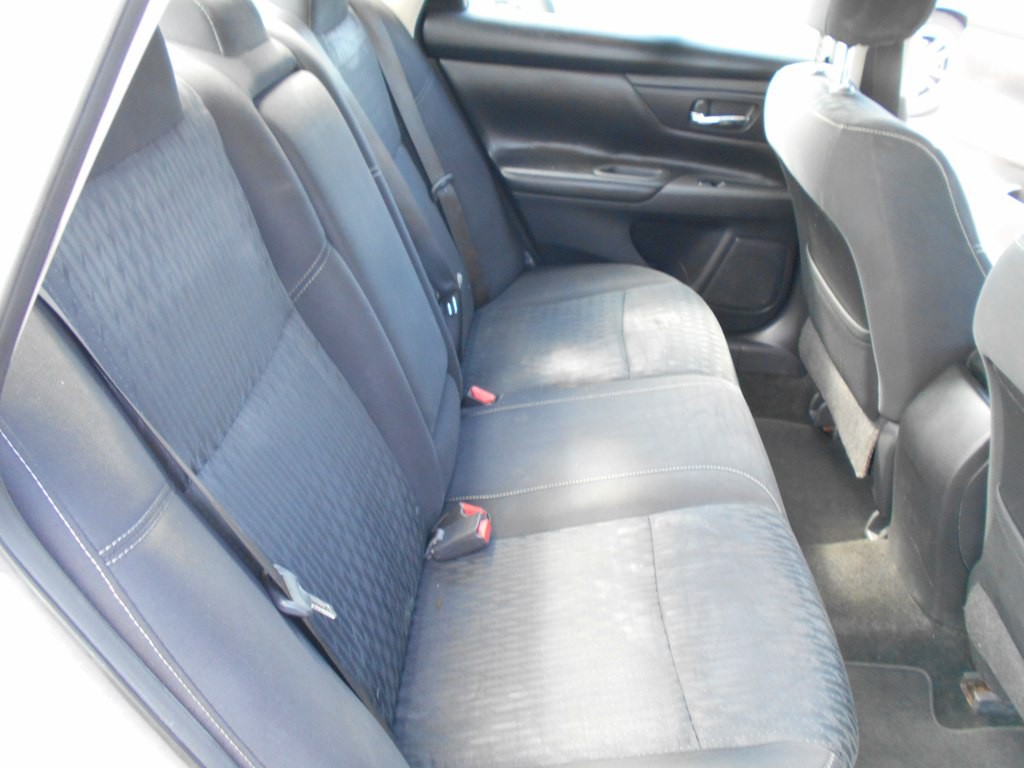 2018 Nissan Altima Image 19