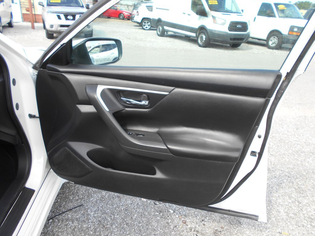2018 Nissan Altima Image 21