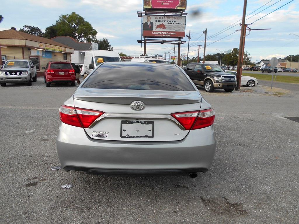 2017 Toyota Camry Image 5