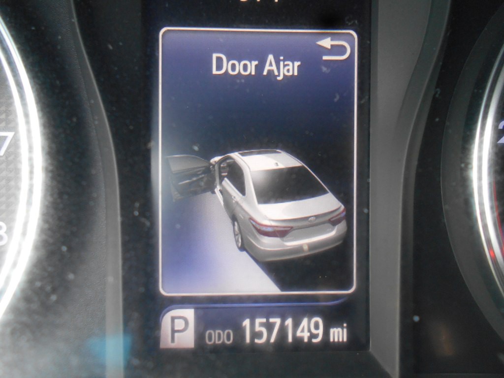 2017 Toyota Camry Image 11
