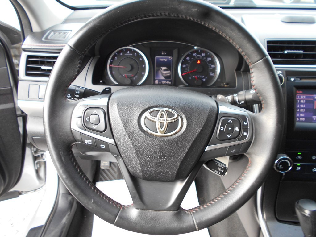 2017 Toyota Camry Image 12