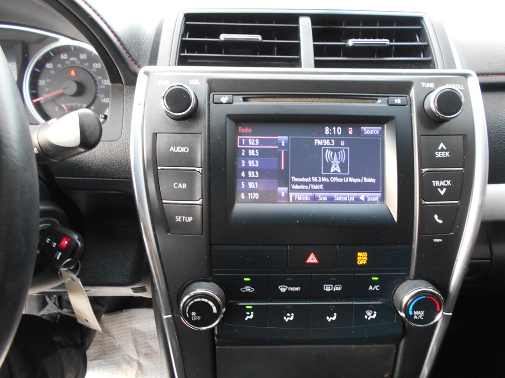 2017 Toyota Camry Image 13