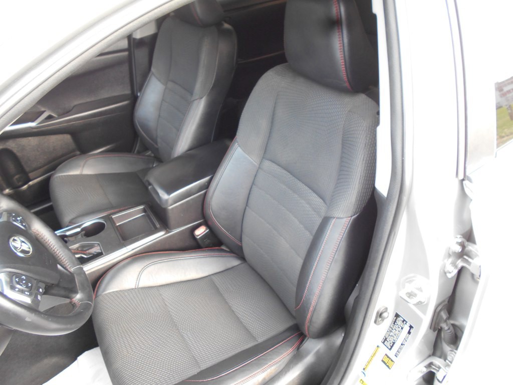 2017 Toyota Camry Image 17