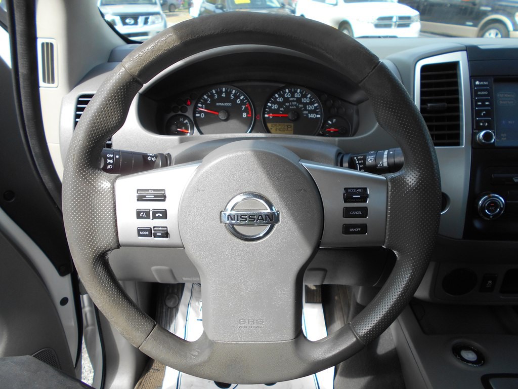 2020 Nissan Frontier Image 12