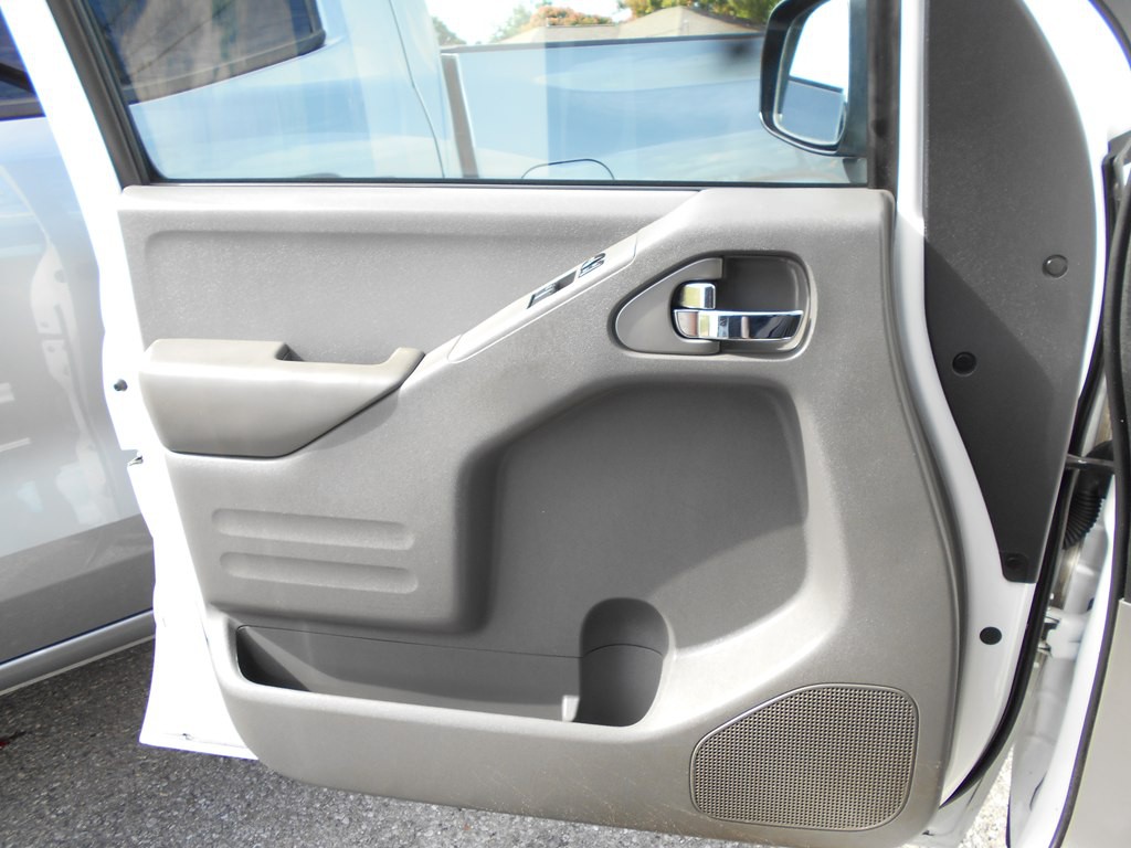2020 Nissan Frontier Image 15