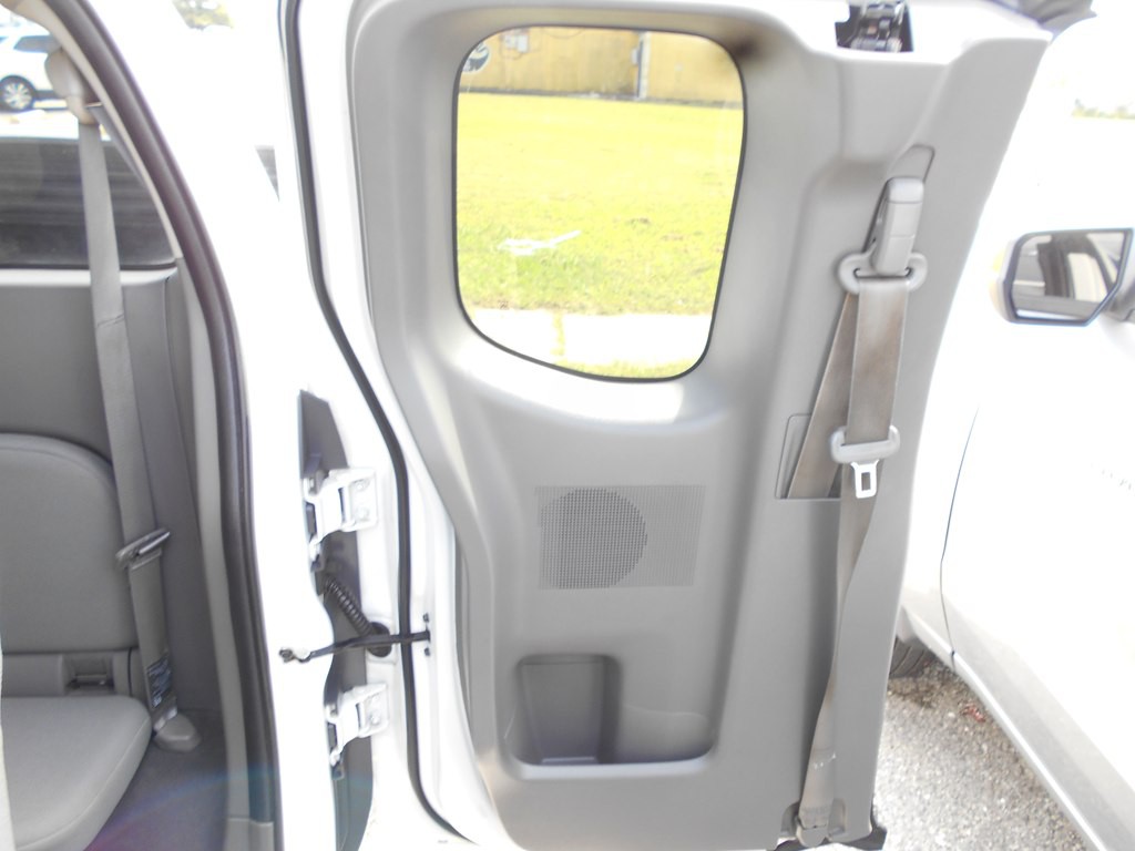 2020 Nissan Frontier Image 18
