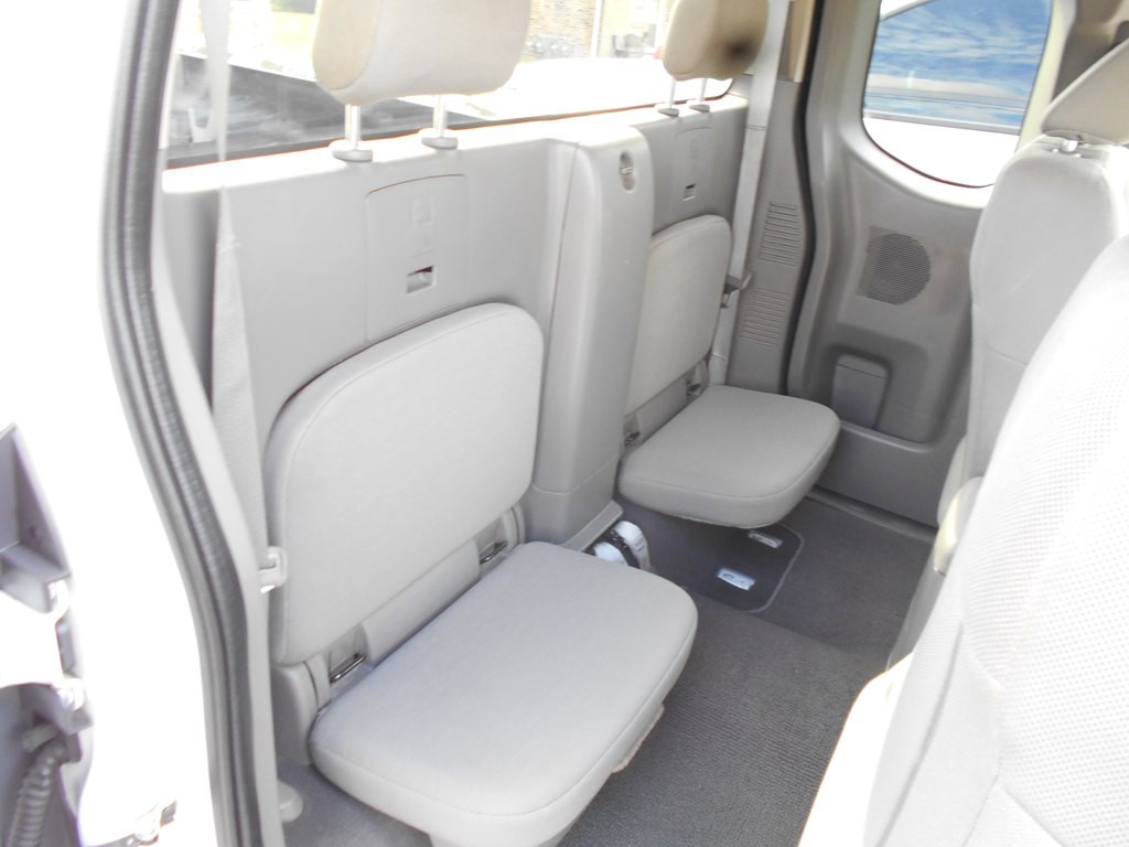 2020 Nissan Frontier Image 21