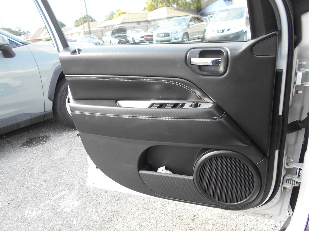 2014 Jeep Compass Image 14