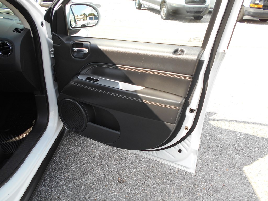 2014 Jeep Compass Image 20